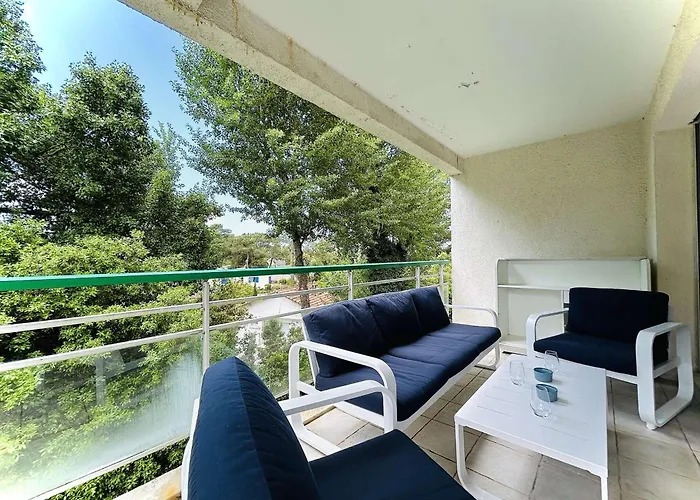 Apartment T2 Bis Avec Terrasse, Proche Parc Des Dryades Et - Les Pins - Fr-1-245-199